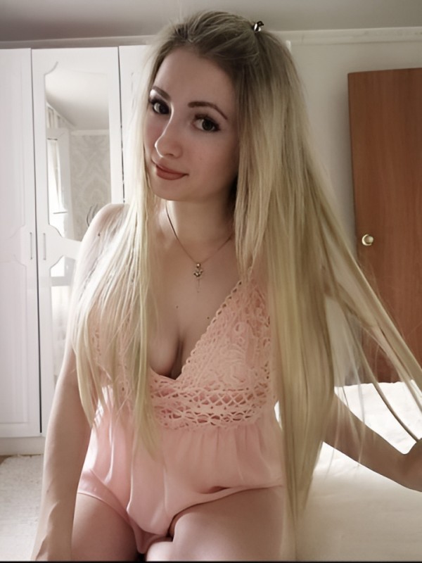 Искра привлекательная девушка из Алексина цена от 4000 руб